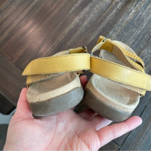 Naturalizer Eliora Leather Strap Sandals in Goldenrod - Picture 5 of 9